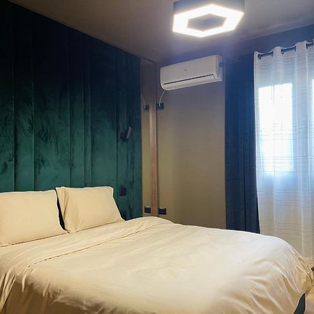 Dea'S Apartment: Hidden Gem Tirana Esterno foto