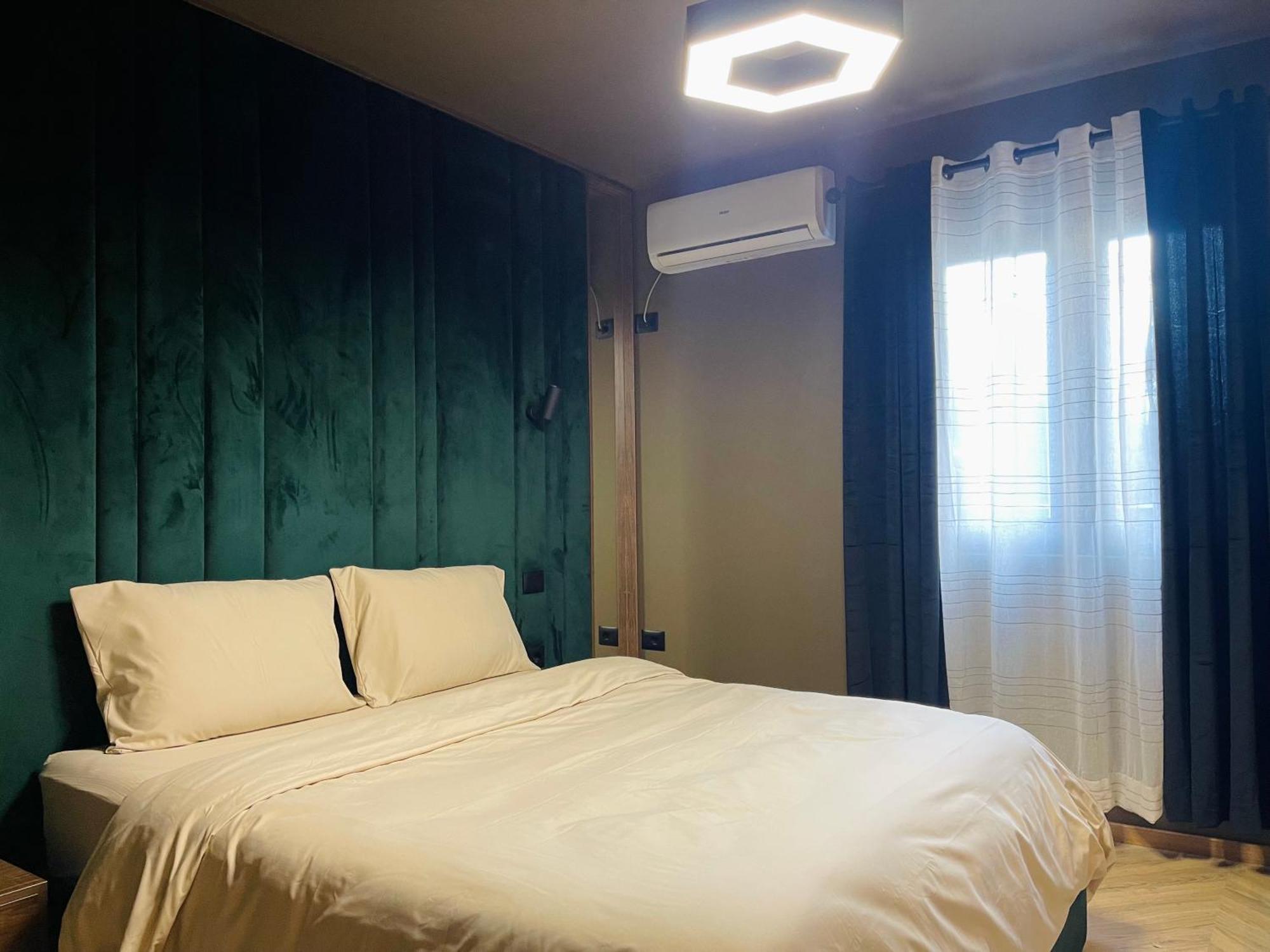 Dea'S Apartment: Hidden Gem Tirana Esterno foto