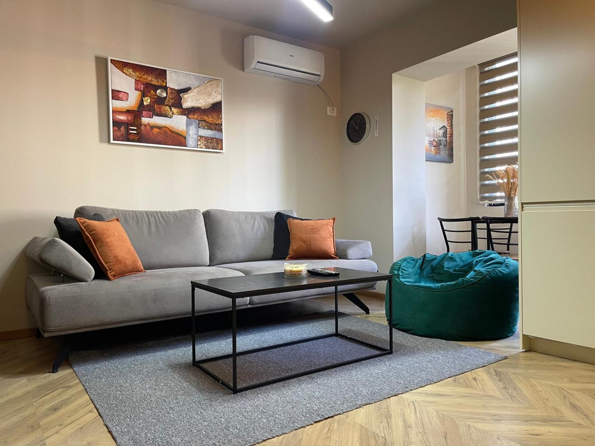 Dea'S Apartment: Hidden Gem Tirana Esterno foto